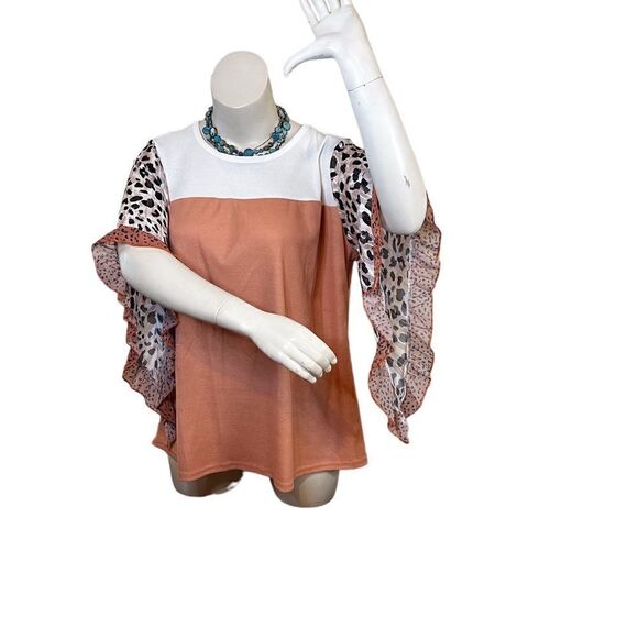 Color block top with butterfly flirty sleeves. NWT - Picture 1 of 6